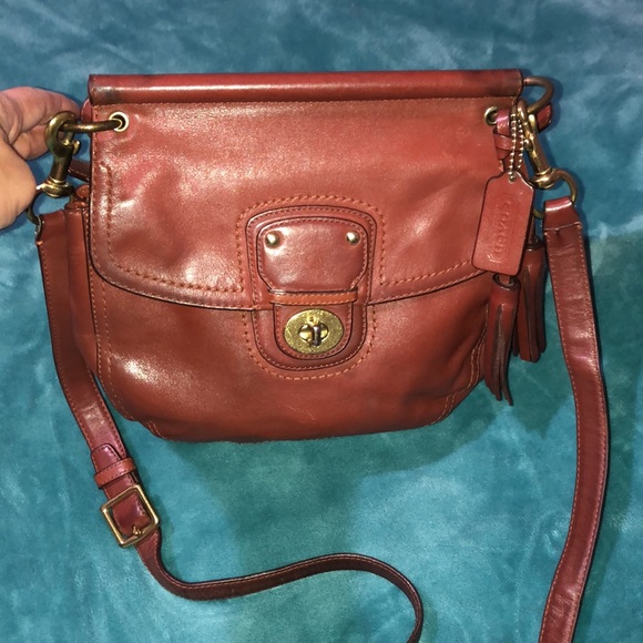 Coach Willis cognac color leather with gold hardware - Picture 2 of 13
